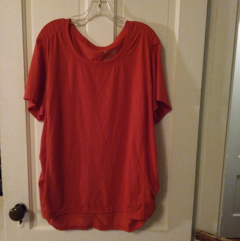 NWOT Terra & Sky Plus Sized Tee in Red